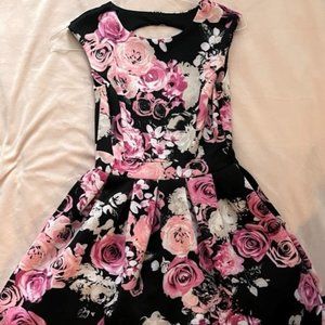 Sleeveless Fit & Flare Big Girls Dress -Size small